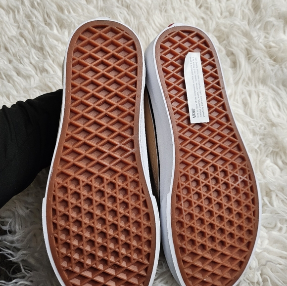 Classic Old School Vans Shoes - Picture 4 of 7